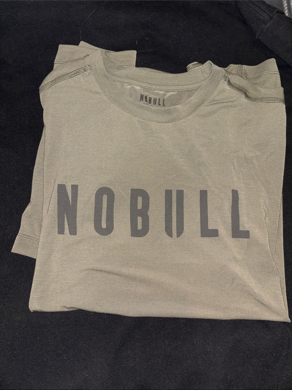 NOBULL Men's Olive Green Short Sleeve Logo Tee